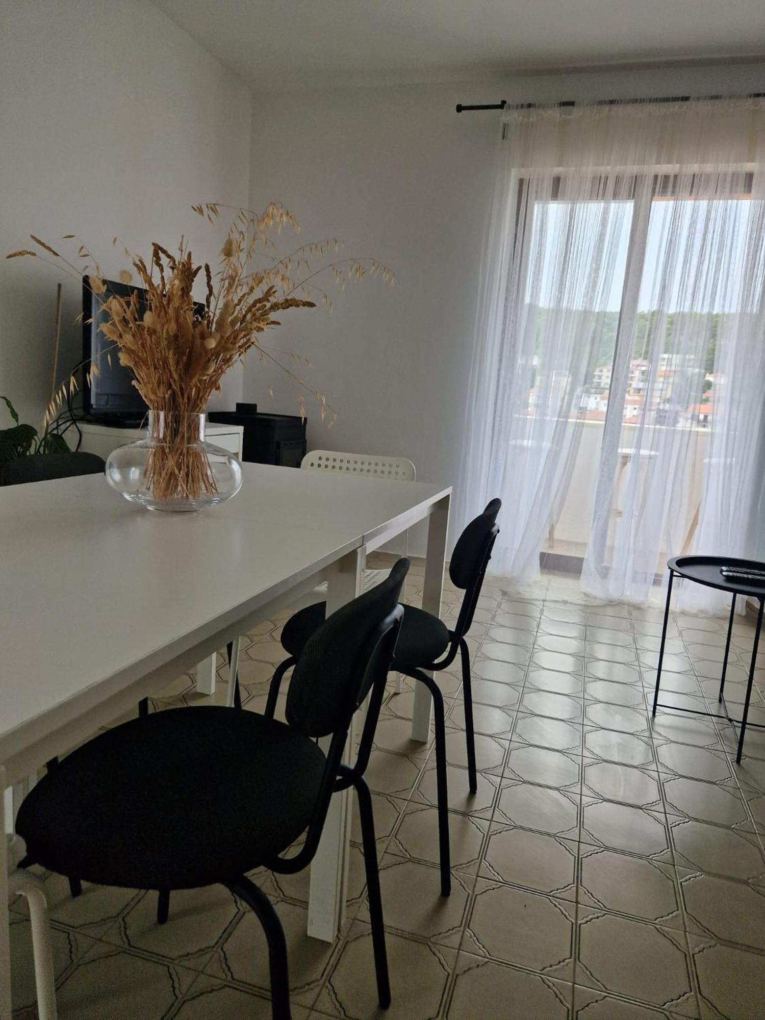 Apartment Laura Тисно Екстер'єр фото